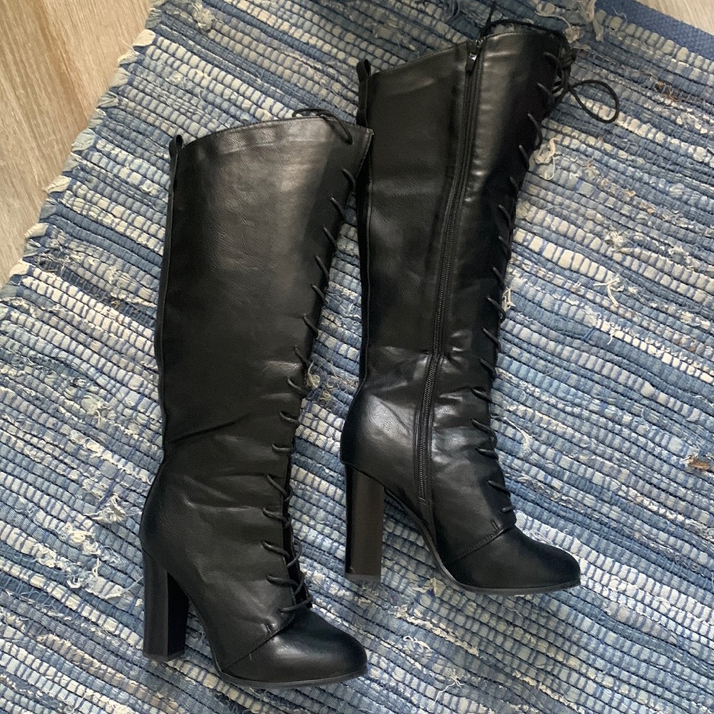 Lace up tall boots 7 preowned zip on side